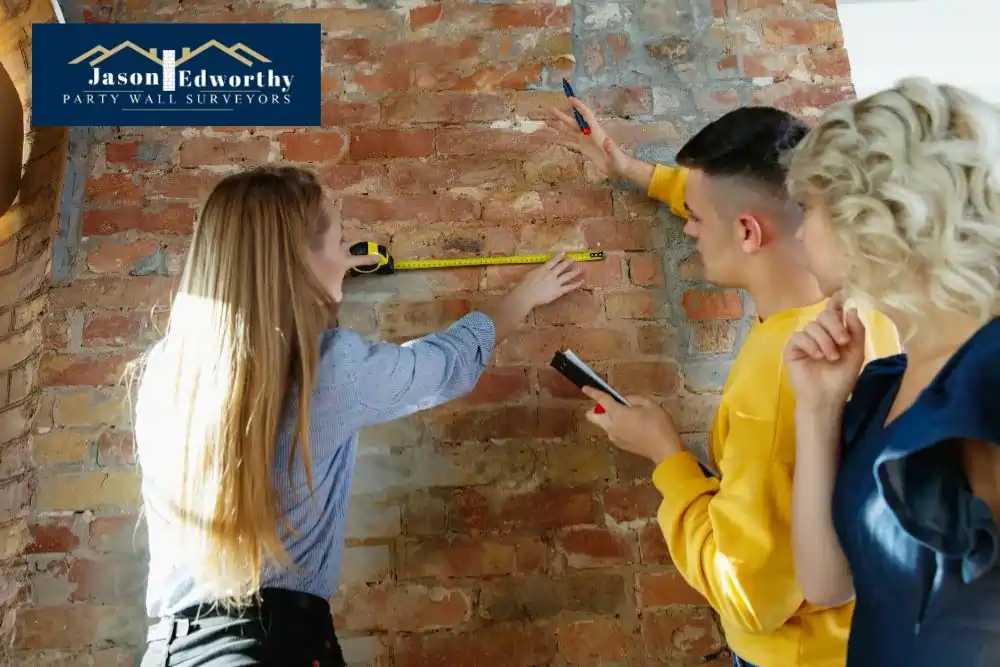 What are the responsibilities of a party wall surveyor Nottinghamshire?